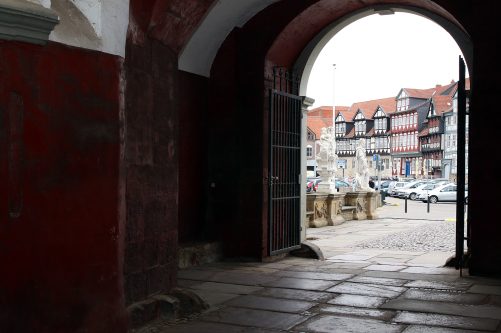 Blick durch das Tor, im schloss wolfenbüttel